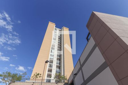 Apartamento à venda com 75m², 2 quartos e 1 vaga Apartamento à venda com 75m², 2 quartos e 1 vagaFachada