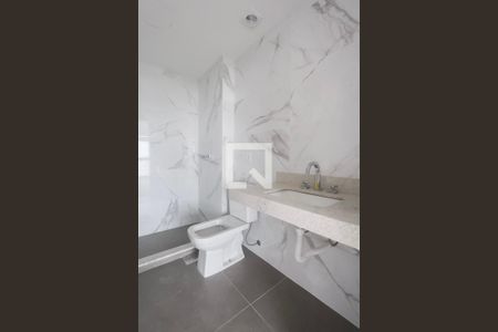 Banheiro de apartamento para alugar com 1 quarto, 53m² em Petrópolis, Porto Alegre