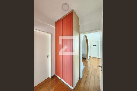 Roupeiro corredor de apartamento à venda com 4 quartos, 240m² em Cruzeiro, Belo Horizonte