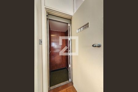 Elevador da cobertura de apartamento à venda com 4 quartos, 240m² em Cruzeiro, Belo Horizonte