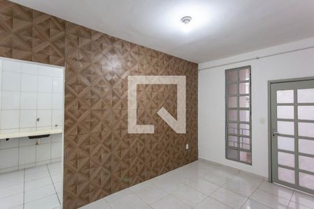 Sala de casa para alugar com 2 quartos, 80m² em Glória, Belo Horizonte