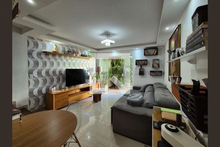 Sala de casa para alugar com 2 quartos, 120m² em Vargem Pequena, Rio de Janeiro