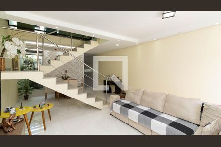 Casa à venda com 270m², 3 quartos e 3 vagasSala de Estar
