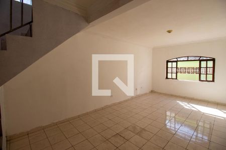 Sala de casa para alugar com 2 quartos, 120m² em Sítio Paredao, Ferraz de Vasconcelos