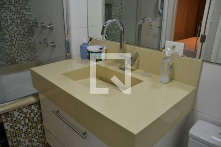 Apartamento à venda com 148m², 3 quartos e 3 vagas Apartamento à venda com 148m², 3 quartos e 3 vagasBanheiro Quarto 1