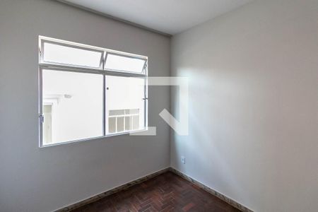 Quarto 2 de apartamento para alugar com 5 quartos, 135m² em Sagrada Família, Belo Horizonte