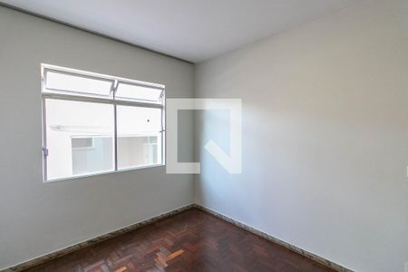 Quarto 2 de apartamento para alugar com 5 quartos, 135m² em Sagrada Família, Belo Horizonte