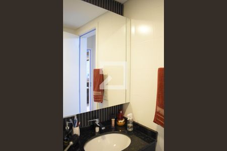 Banheiro da Suíte de apartamento para alugar com 2 quartos, 55m² em Cascatinha, Curitiba