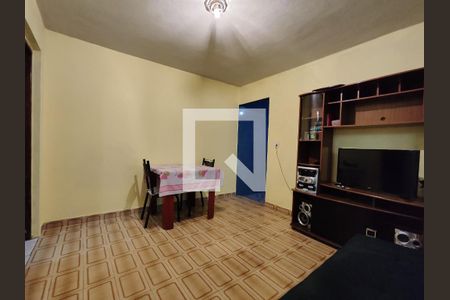 Sala de casa para alugar com 2 quartos, 100m² em Jardim Santa Rosa, Ferraz de Vasconcelos