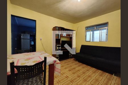 Casa para alugar com 2 quartos, 100m² em Jardim Santa Rosa, Ferraz de Vasconcelos