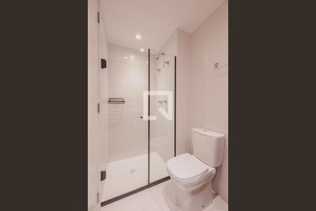 Banheiro de apartamento para alugar com 1 quarto, 30m² em Pinheiros, São Paulo