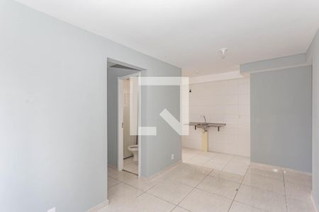 Sala de apartamento para alugar com 2 quartos, 55m² em Parque Bristol, São Paulo