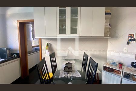 Cozinha de apartamento para alugar com 3 quartos, 212m² em Barreiro, Belo Horizonte