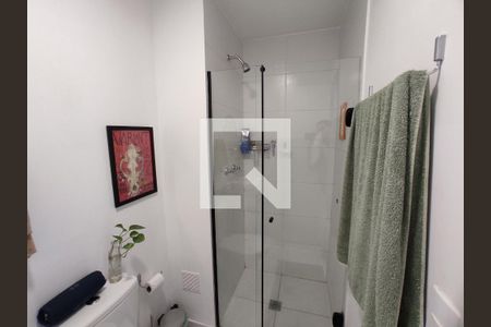 Banheiro de apartamento à venda com 1 quarto, 29m² em Parque Industrial Tomas Edson, São Paulo