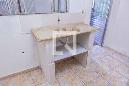 Sala e Cozinha de casa para alugar com 1 quarto, 35m² em Vila Nhocuné, São Paulo