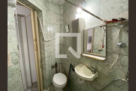 Banheiro de kitnet/studio para alugar com 1 quarto, 45m² em Glória, Rio de Janeiro