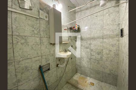 Banheiro de kitnet/studio para alugar com 1 quarto, 45m² em Glória, Rio de Janeiro