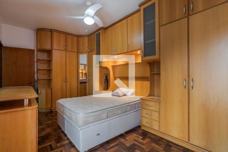 Quarto 1 de apartamento para alugar com 2 quartos, 62m² em São João, Porto Alegre