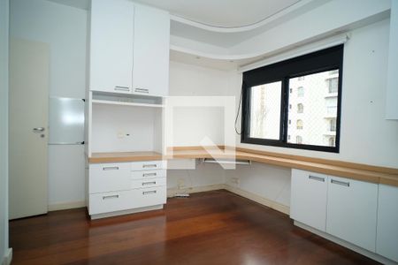 Quarto 1 de apartamento à venda com 3 quartos, 175m² em Alto de Pinheiros, São Paulo
