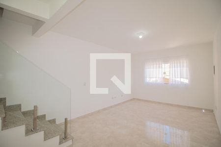 Sala de casa para alugar com 3 quartos, 130m² em Vila Nivi, São Paulo