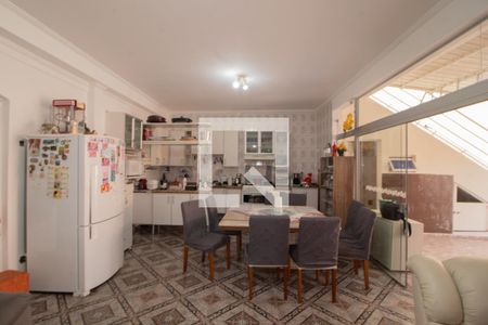 Sala/cozinha de casa à venda com 5 quartos, 300m² em Vila Leonor, São Paulo