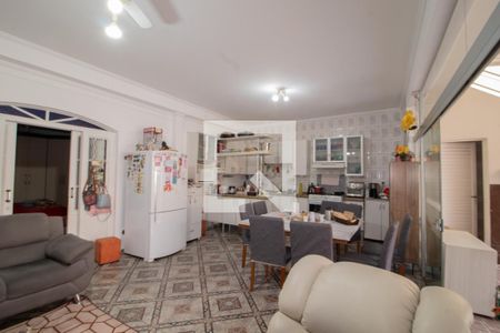 Sala/cozinha de casa à venda com 5 quartos, 300m² em Vila Leonor, São Paulo