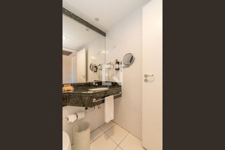 Banheiro  de apartamento à venda com 1 quarto, 26m² em Bosque, Campinas