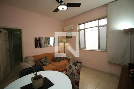 Sala de apartamento para alugar com 2 quartos, 70m² em Olaria, Rio de Janeiro