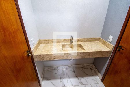 Banheiro de casa de condomínio para alugar com 3 quartos, 200m² em Setor Habitacional Vicente Pires, Brasília
