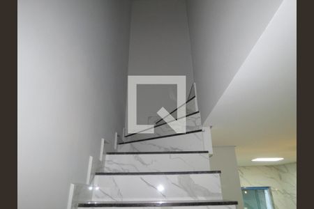 Casa para alugar com 100m², 2 quartos e sem vagaSala - Escadas
