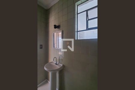 Banheiro de apartamento para alugar com 1 quarto, 80m² em Vila Prado, São Paulo