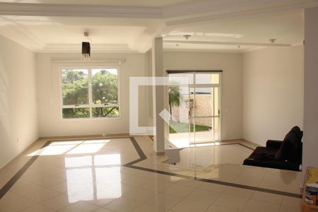 Casa de condomínio para alugar com 290m², 3 quartos e 3 vagasSala 1
