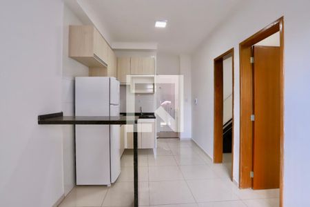 Sala/Cozinha de apartamento para alugar com 2 quartos, 40m² em Vila Bertioga, São Paulo