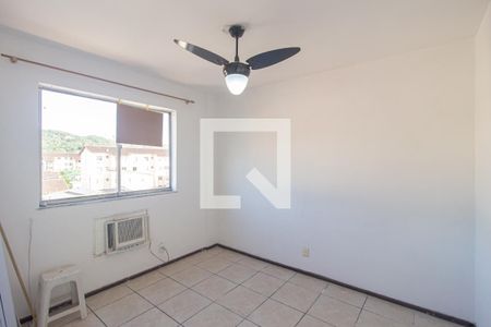 Quarto 1 de apartamento para alugar com 2 quartos, 51m² em Inhoaíba, Rio de Janeiro