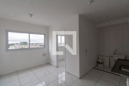 Sala e Cozinha Integrada  de apartamento para alugar com 2 quartos, 33m² em Vila Pierina, São Paulo