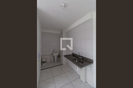 Sala e Cozinha Integrada  de apartamento para alugar com 2 quartos, 33m² em Vila Pierina, São Paulo