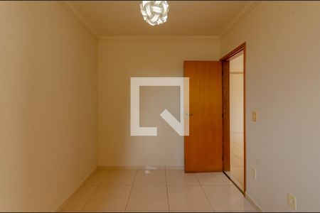 Quarto 1 de apartamento para alugar com 2 quartos, 55m² em Piratininga, Belo Horizonte