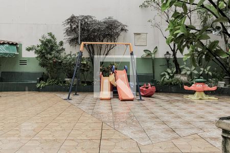 Apartamento à venda com 202m², 4 quartos e 3 vagas Apartamento à venda com 202m², 4 quartos e 3 vagasÁrea comum - Playground