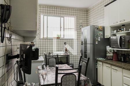 Apartamento à venda com 202m², 4 quartos e 3 vagas Apartamento à venda com 202m², 4 quartos e 3 vagasCozinha