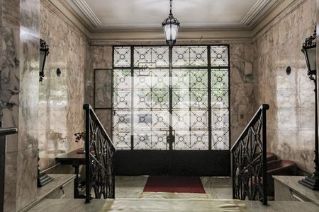 Apartamento à venda com 202m², 4 quartos e 3 vagas Apartamento à venda com 202m², 4 quartos e 3 vagasHall de entrada