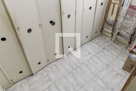 Apartamento à venda com 202m², 4 quartos e 3 vagas Apartamento à venda com 202m², 4 quartos e 3 vagasQuarto de Serviço