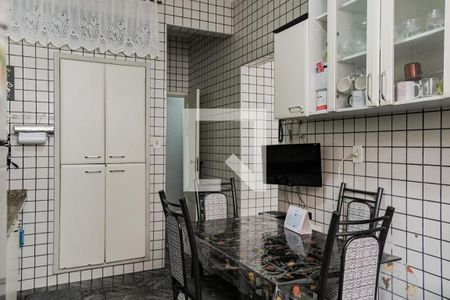 Apartamento à venda com 202m², 4 quartos e 3 vagas Apartamento à venda com 202m², 4 quartos e 3 vagasCozinha