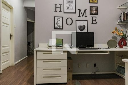 Apartamento à venda com 202m², 4 quartos e 3 vagas Apartamento à venda com 202m², 4 quartos e 3 vagasEscritório