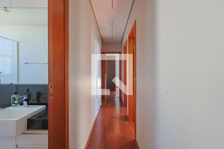 Corredor de apartamento à venda com 4 quartos, 125m² em Buritis, Belo Horizonte