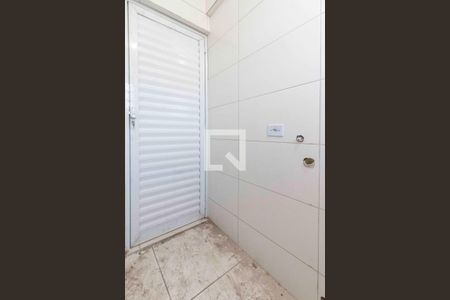 Banheiro/Área de Serviço  de casa para alugar com 1 quarto, 21m² em Jardim Sao Sebastiao, São Paulo