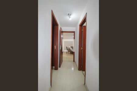 Corredor de apartamento à venda com 3 quartos, 140m² em Centro, Campinas