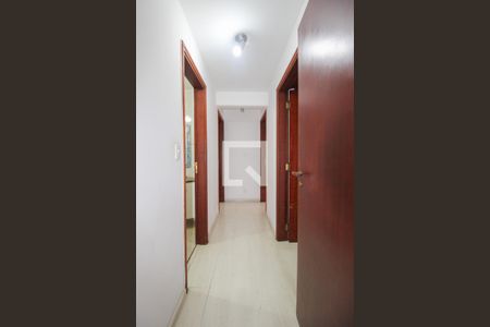 Corredor de apartamento à venda com 3 quartos, 140m² em Centro, Campinas