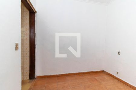 Quarto de casa para alugar com 1 quarto, 50m² em Vila Carmosina, São Paulo