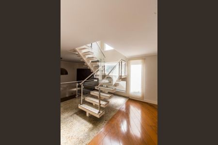 Escada de casa de condomínio à venda com 4 quartos, 443m² em Alphaville, Santana de Parnaíba
