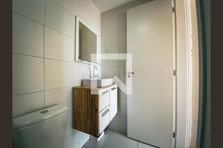 Banheiro de apartamento para alugar com 1 quarto, 28m² em Ferreira, São Paulo